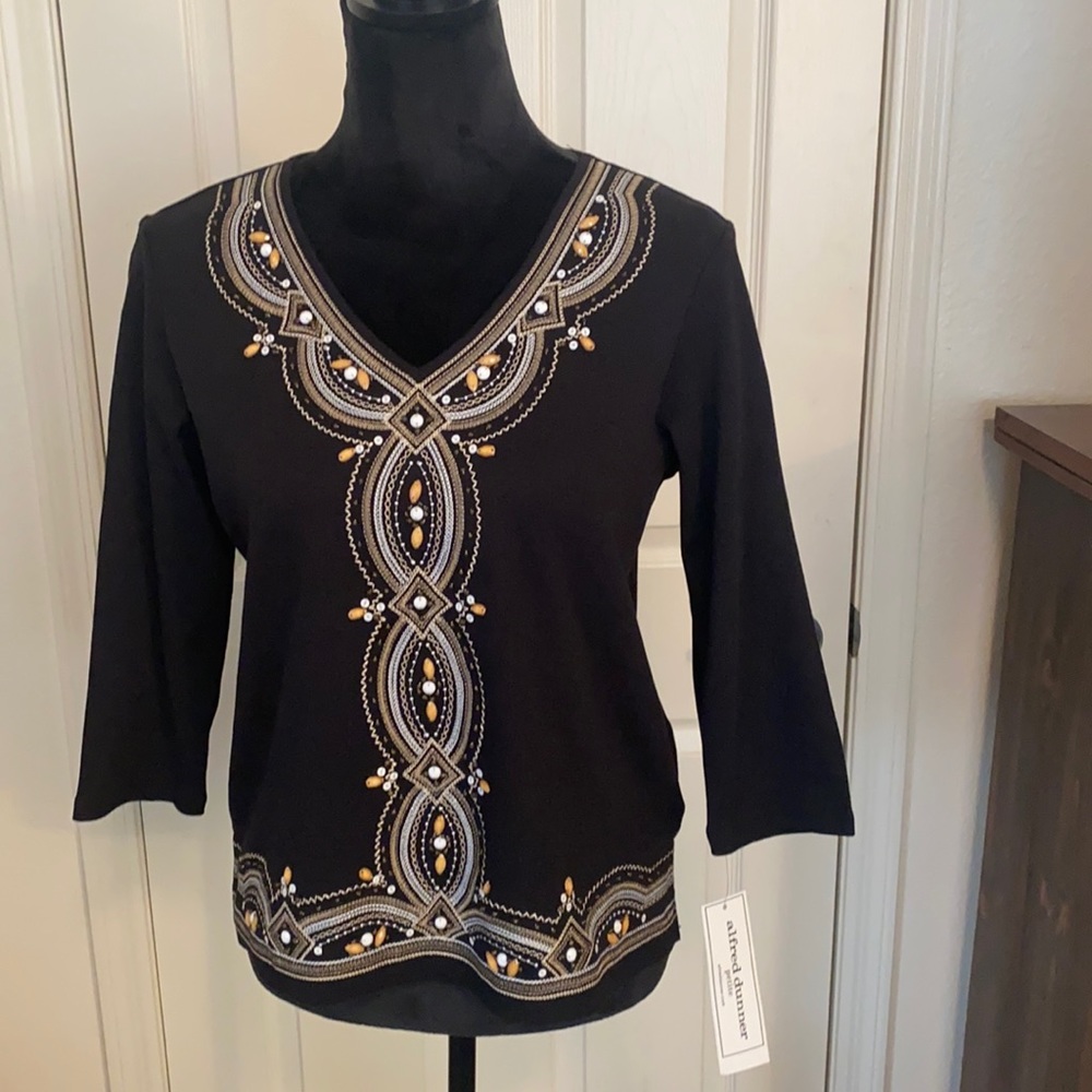 Alfred Dunner V neck top. Size Petit small